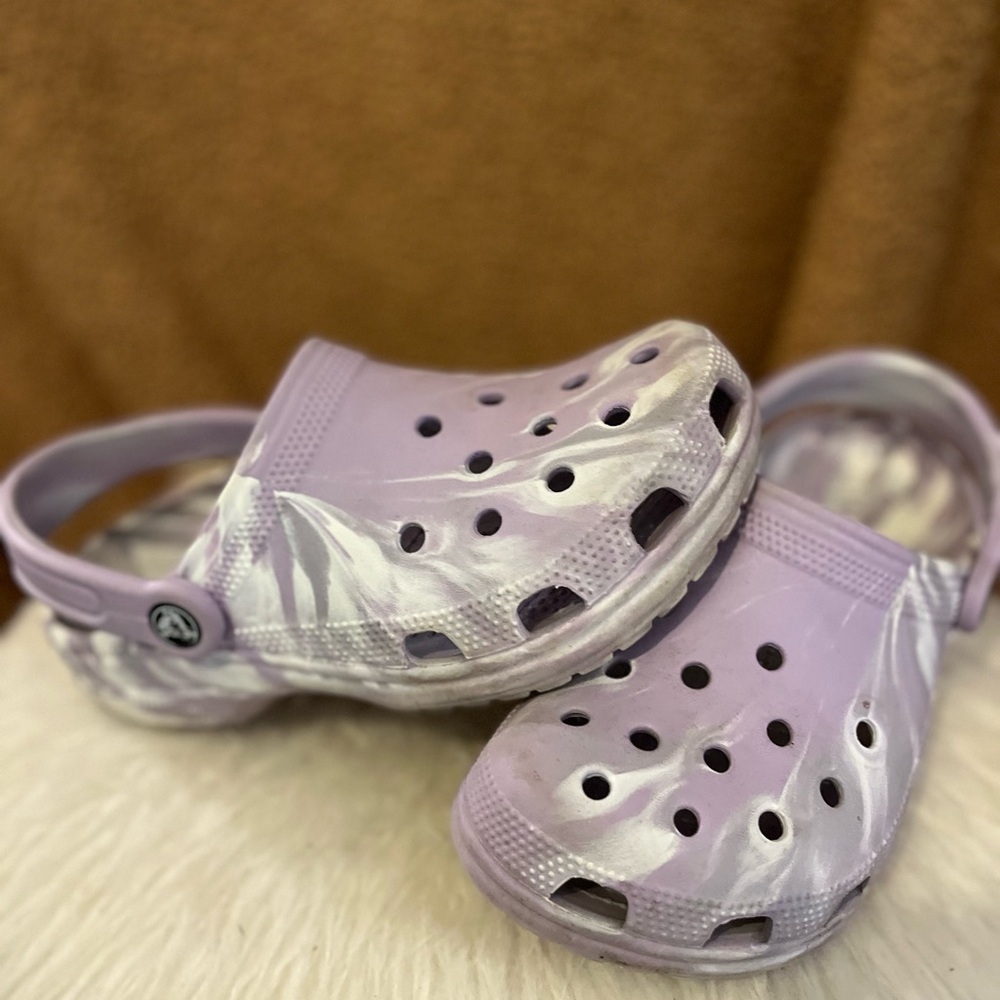 Size 4 very gently used Crocs